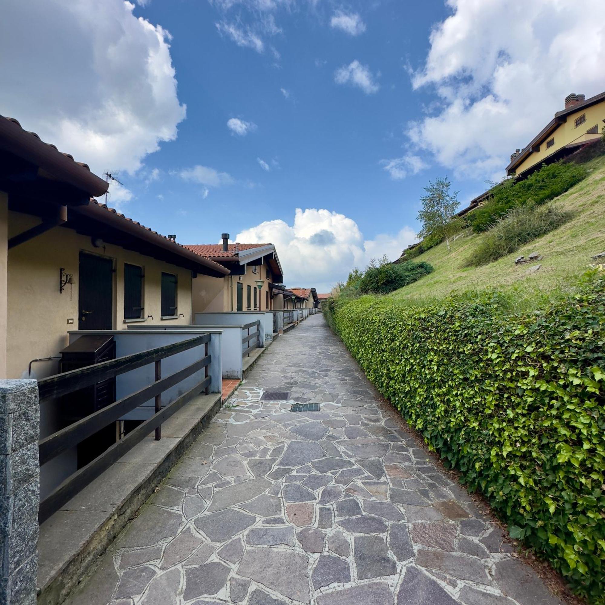 Panorama 1200, In The Heart Of The San Fermo Hills Lejlighed Adrara San Rocco Eksteriør billede